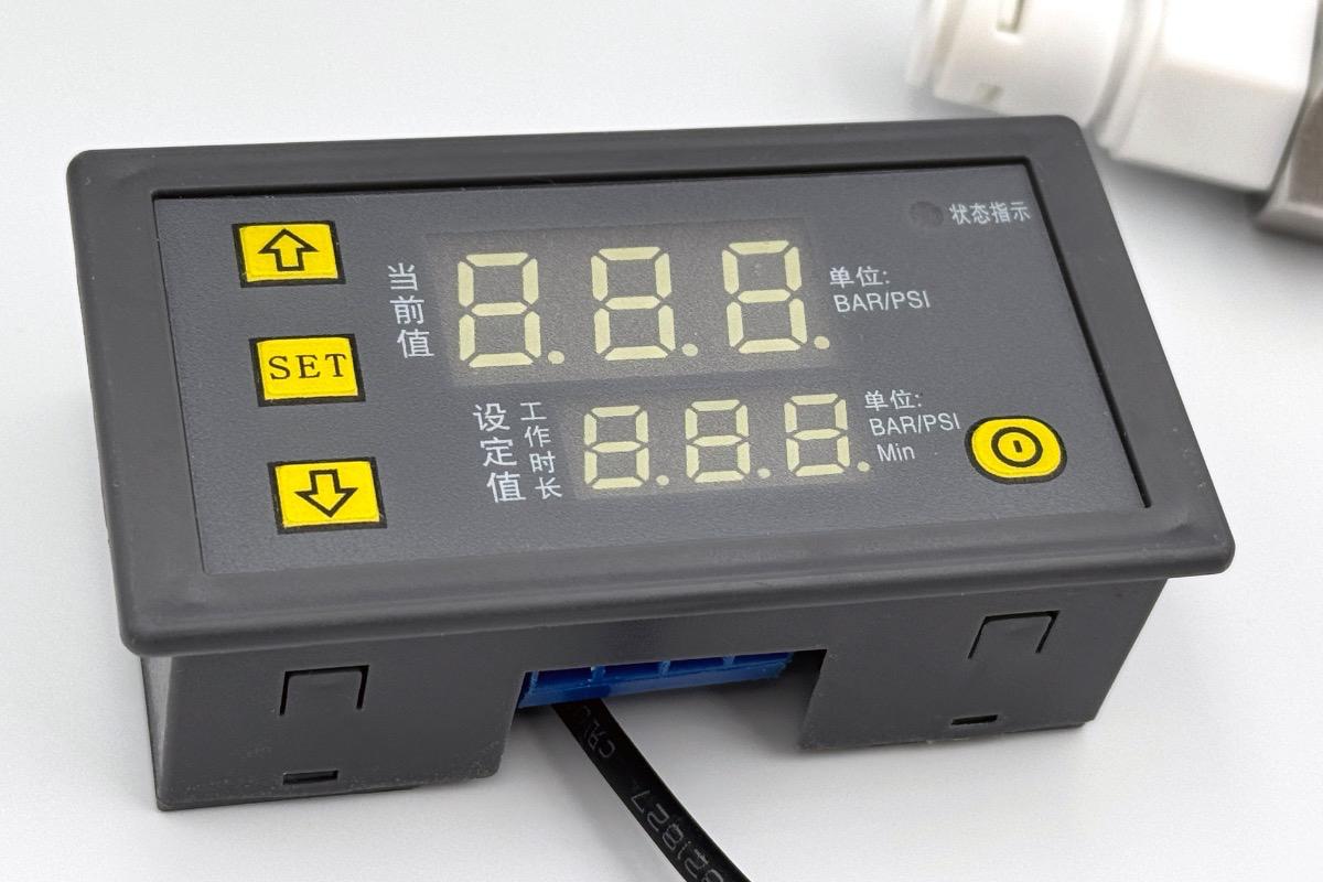 "Цифровой контроллер давления с реле, двухпороговый, с внешним датчиком" - вид 4