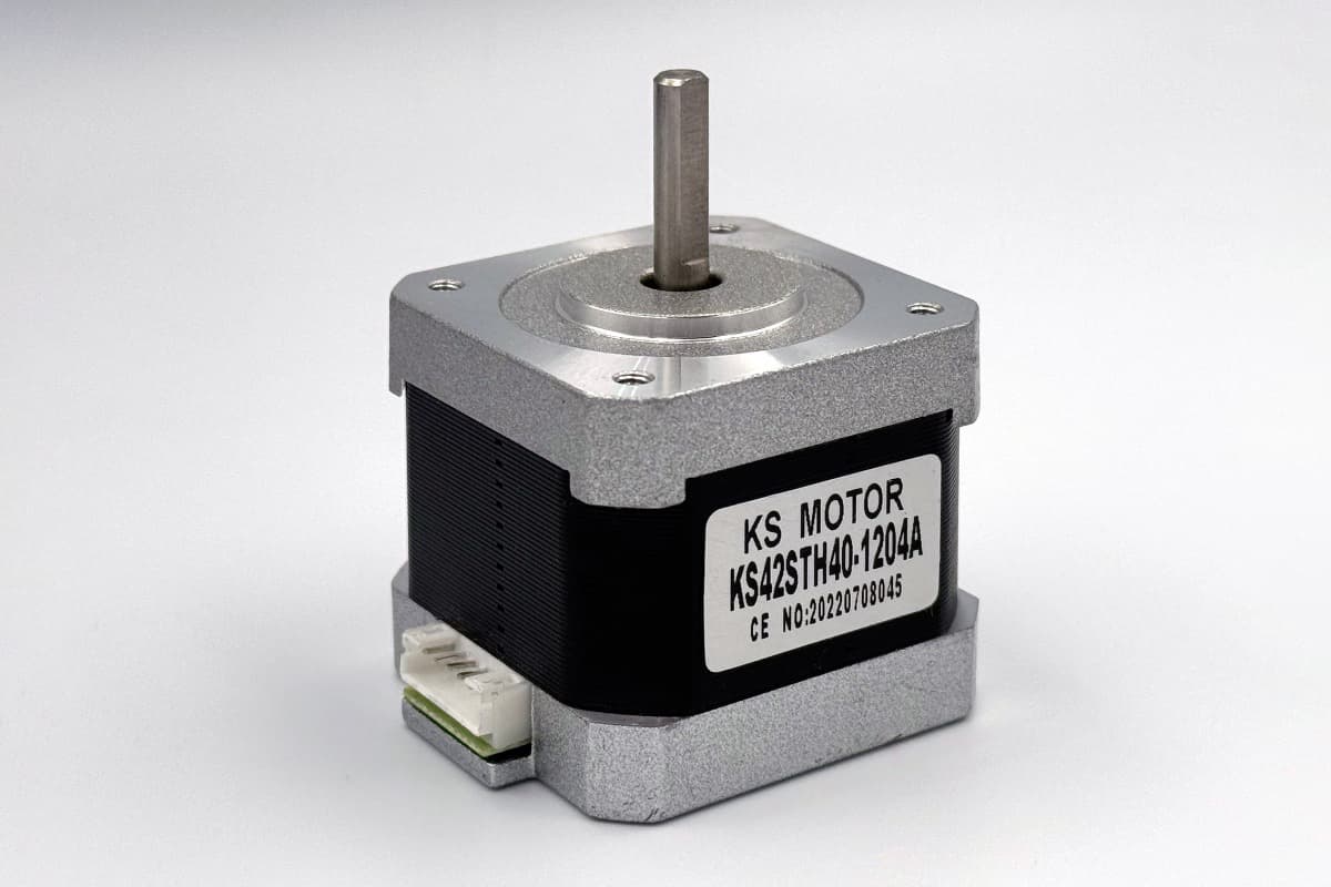 NEMA 17 (шаговый двигатель KS42STH40), 1.2 А