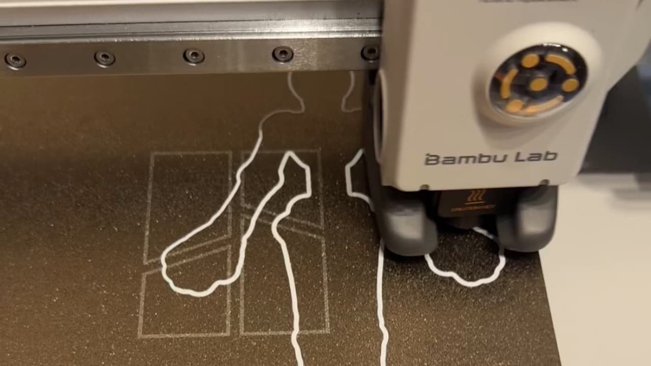 Фотография к вопросу «Можно ли поднять температуру стола Bambu Lab A1 Mini выше 80 градусов?»
