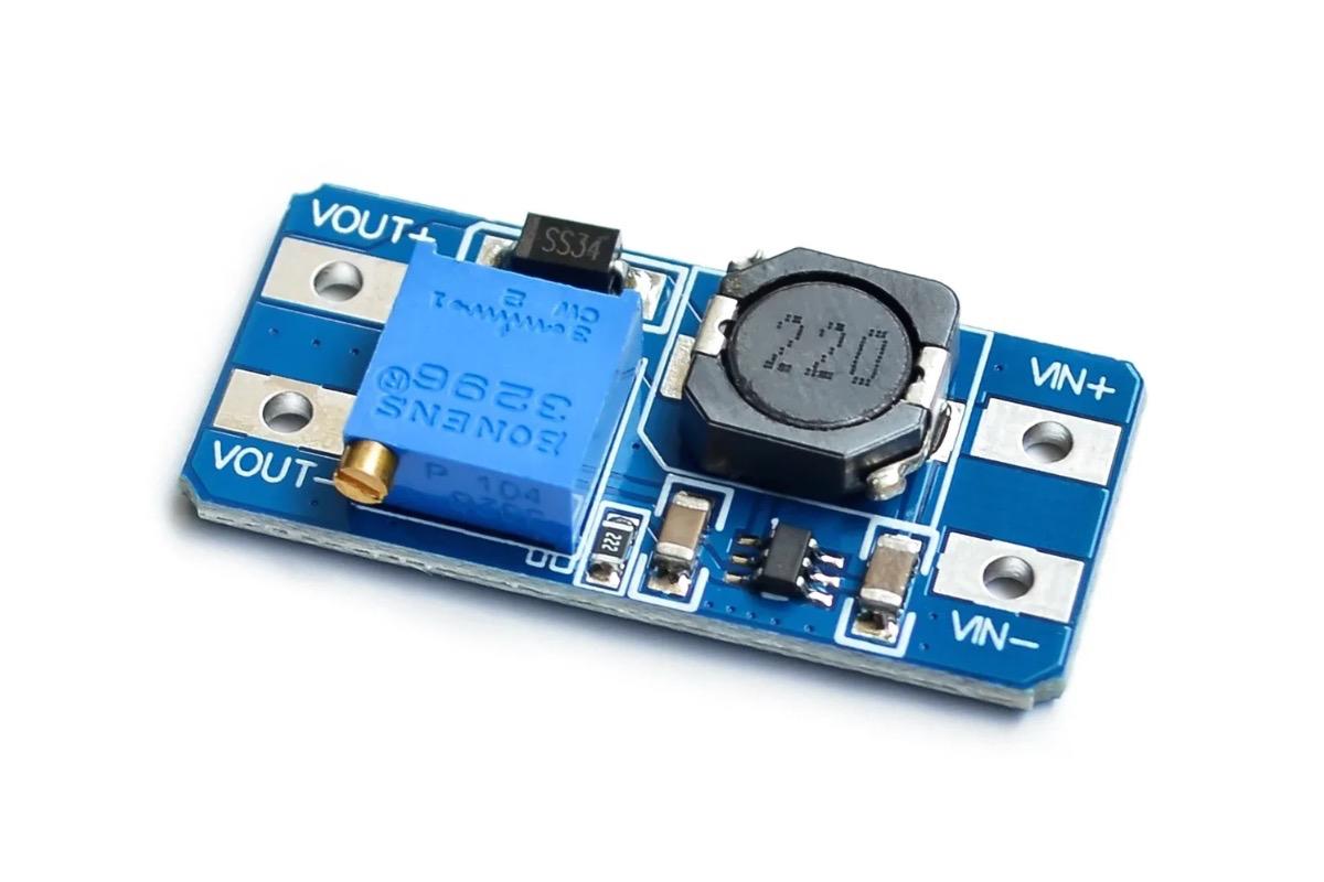 Повышающий DC-DC преобразователь MT3608, 2 А